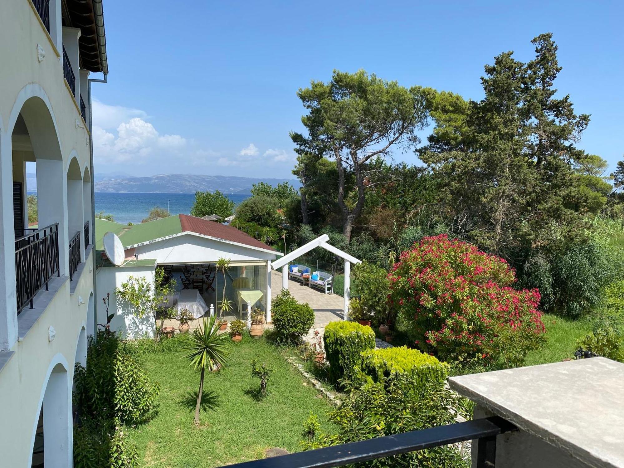Aparthotel Blue Waves Corfu Kávos Zewnętrze zdjęcie