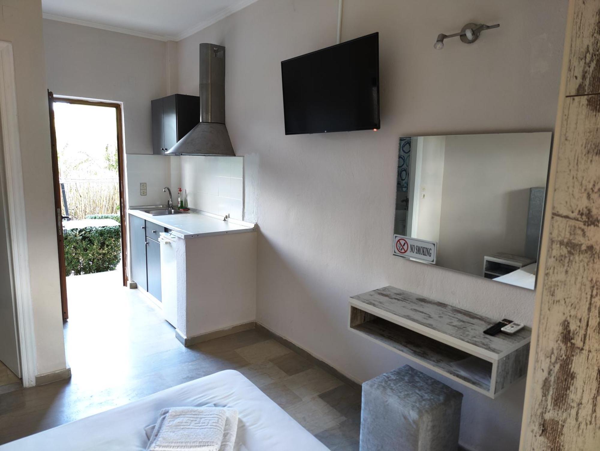 Aparthotel Blue Waves Corfu Kávos Zewnętrze zdjęcie